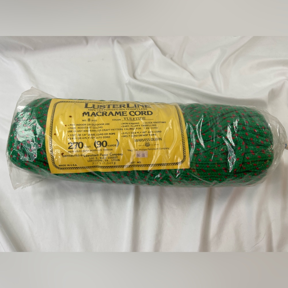 Vintage Luster Leaf Macrame Cord in Green and Red